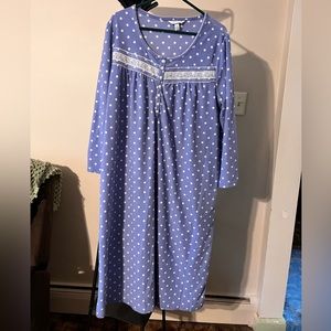 NIGHTGOWN